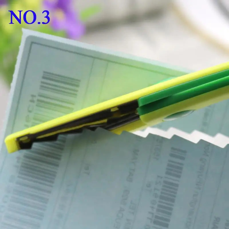 1 Pc Handmade Children DIY 6 Patterns Album Lace Scissors Card Photo Pattern Scissors Cartoons Lace Scissors