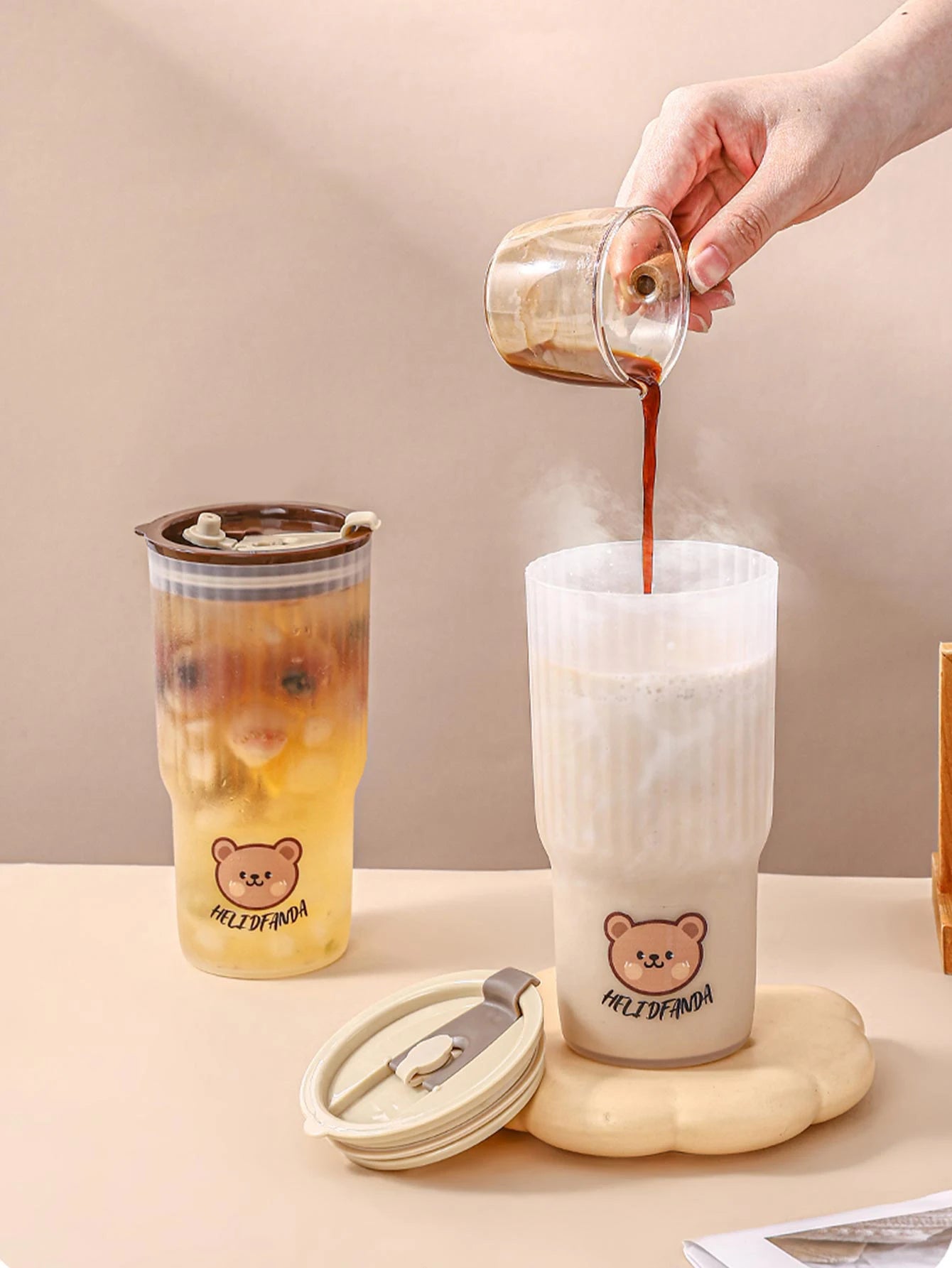 WORTHBUY Cute Bear Plastic Water Cup Large Capacity Water Bottle Travel Leak-proof Tumbler With Lid Portable Milk Coffee Cups